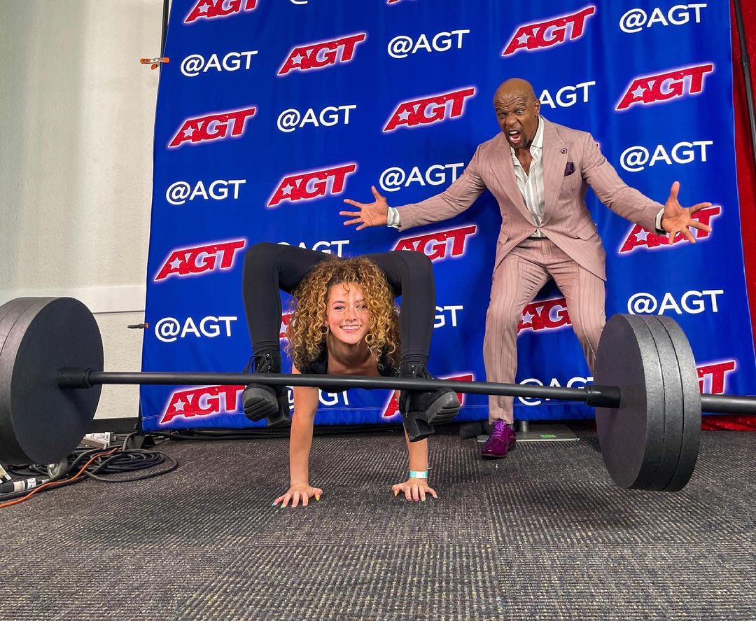 Sofie Dossi Sofie Dossi