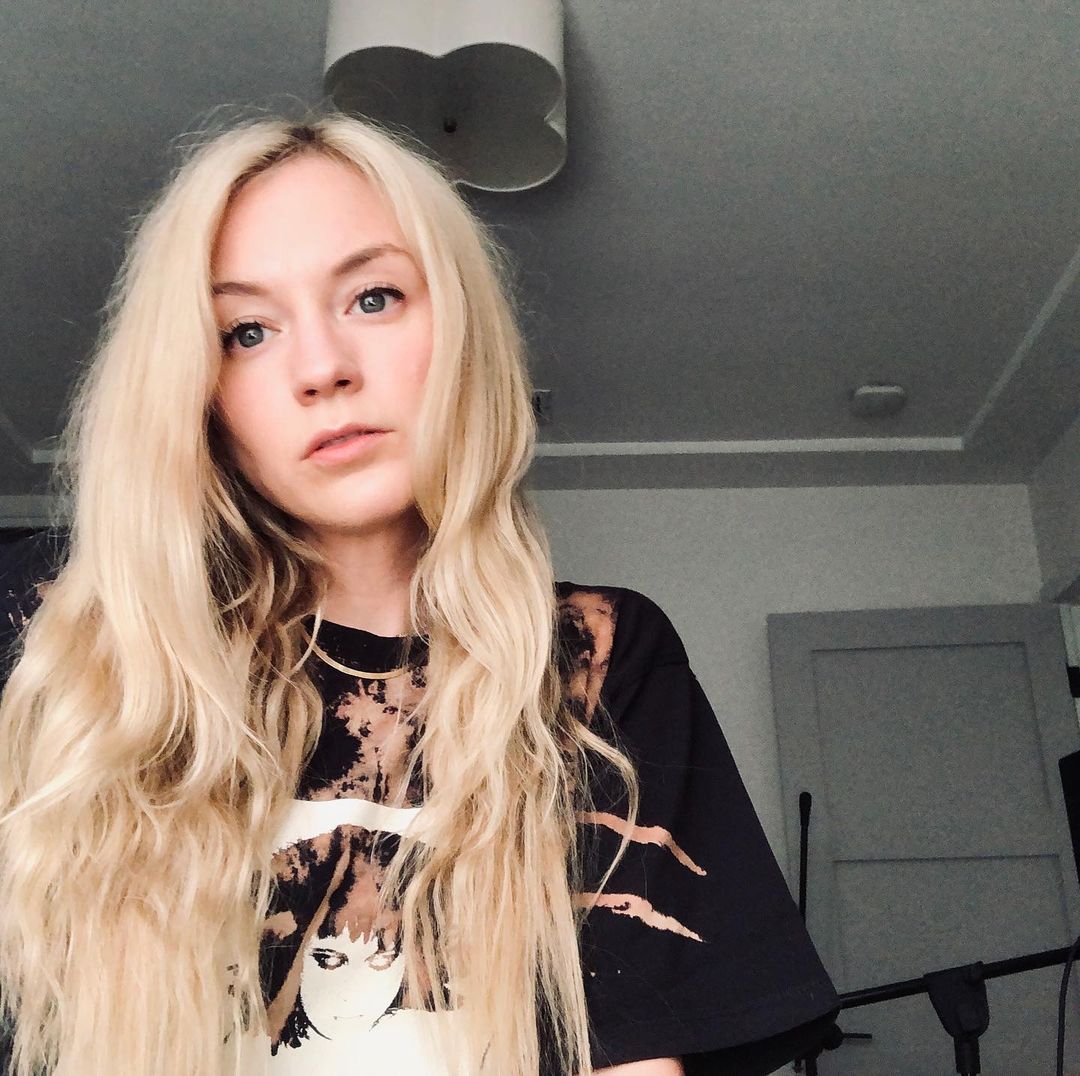 Emily Kinney Emily Kinney