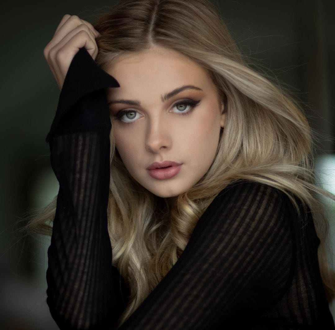 India Woollard India Woollard
