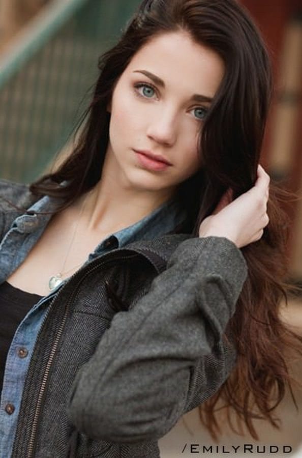 Picture of Emily Rudd