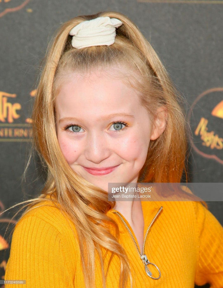 Abigail Zoe Lewis picture