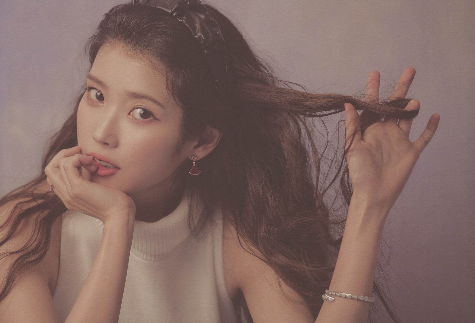 IU