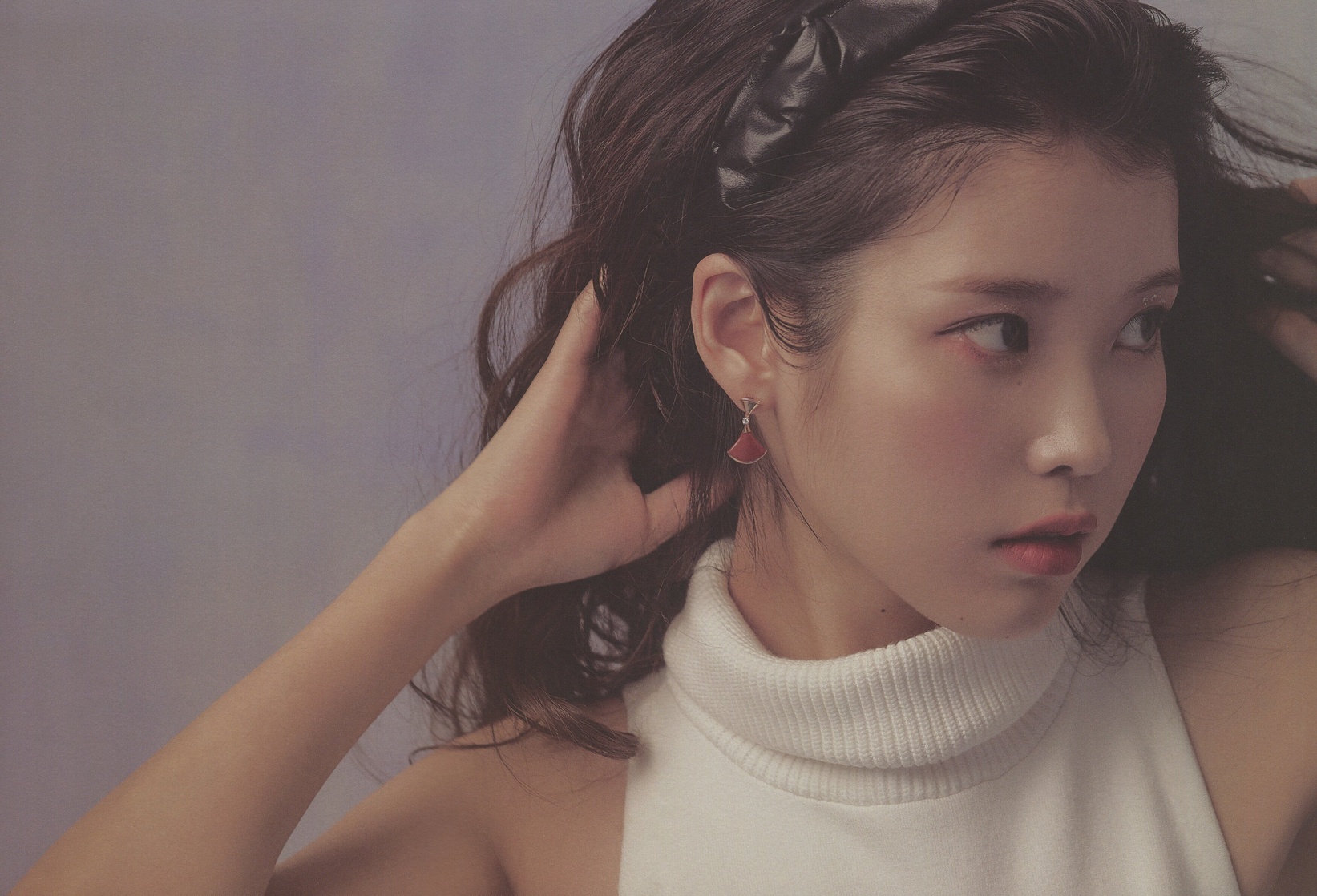 IU