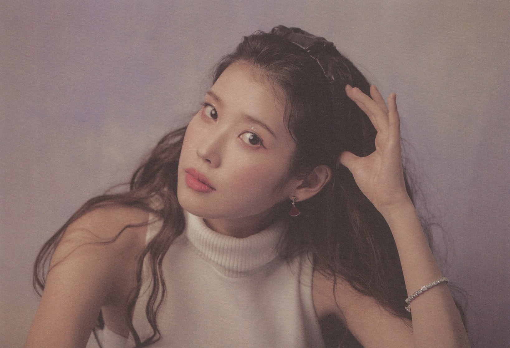 IU