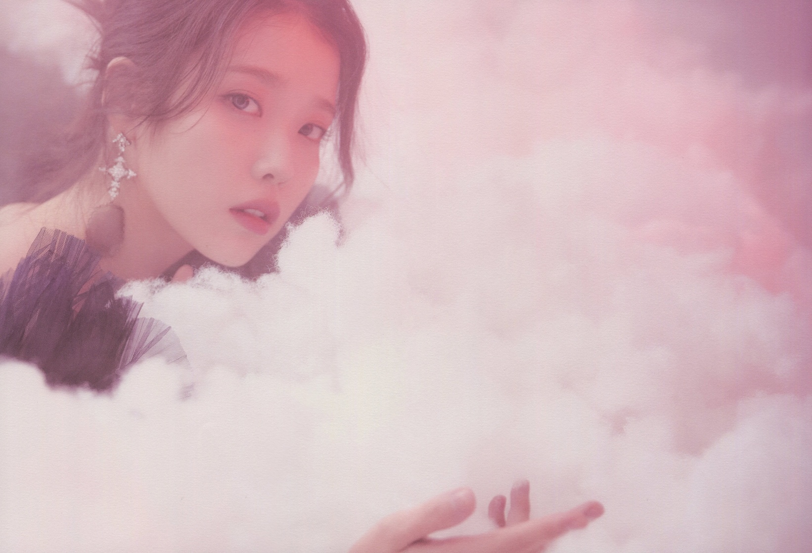 IU