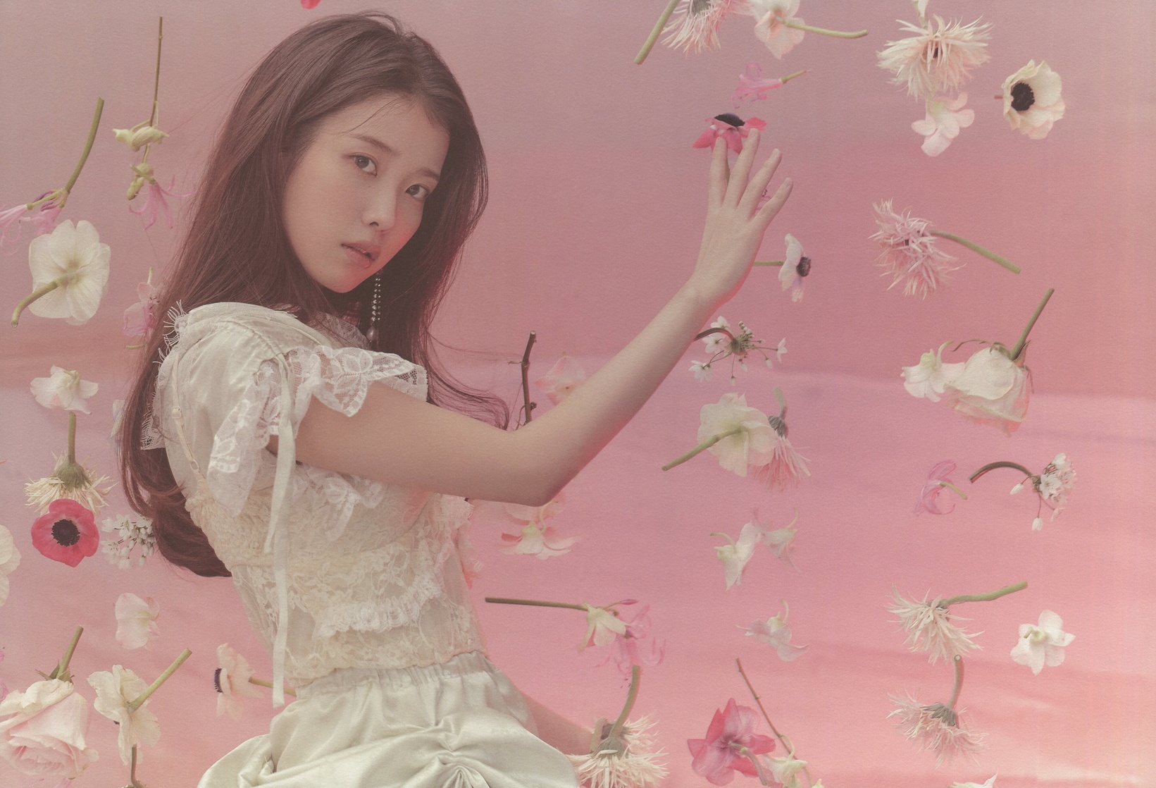 IU