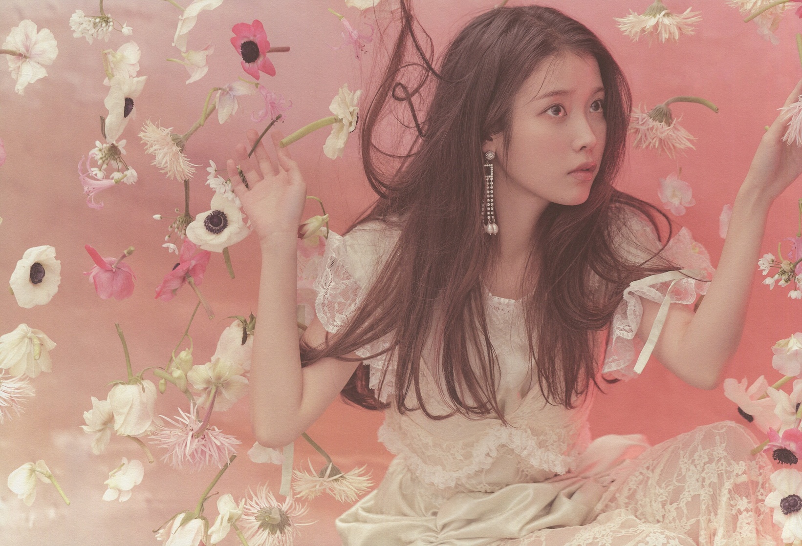 IU