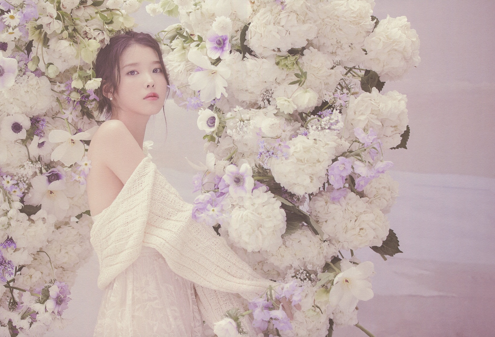 IU