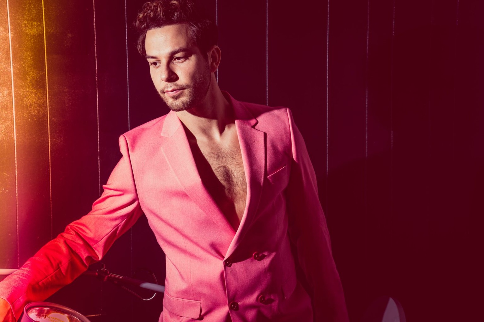 Skylar Astin