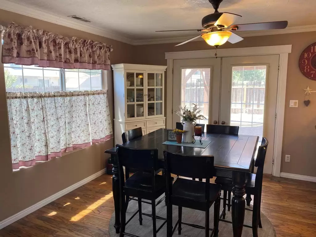 72 S 250 W, La Verkin, UT 84745