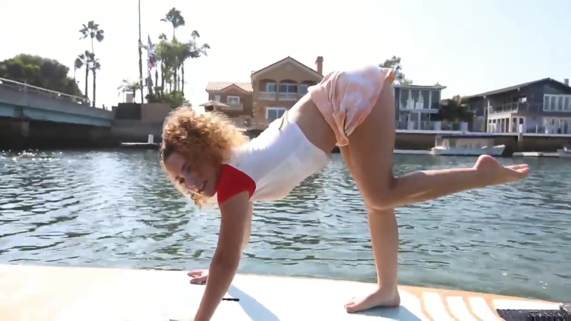 Sofie Dossi