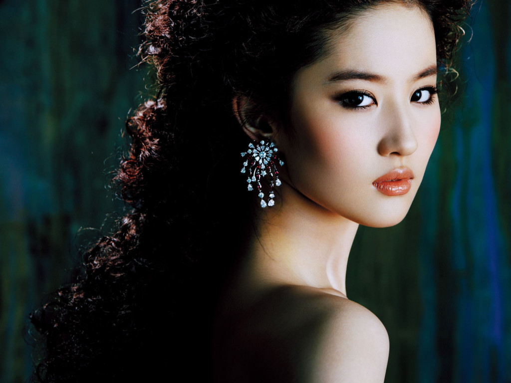 Yifei Liu