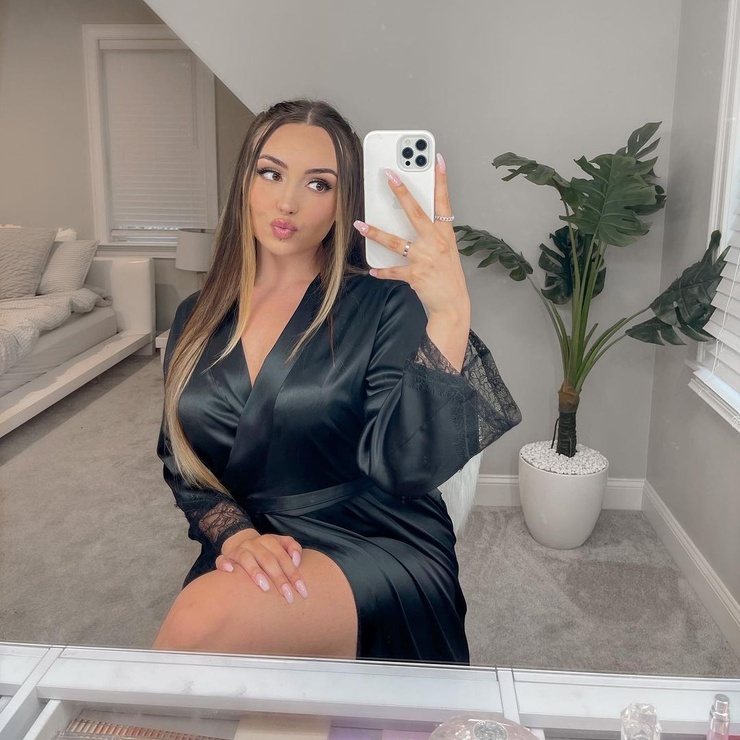 Picture of Julia Raleigh