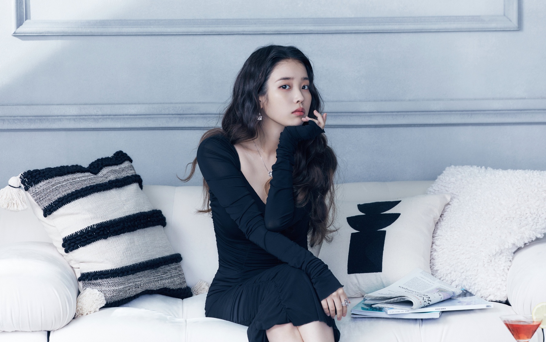 IU
