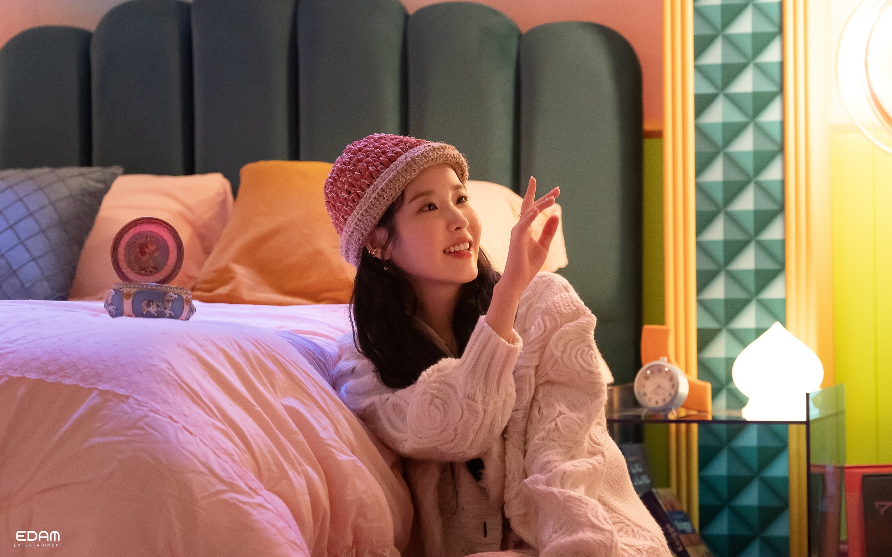 IU