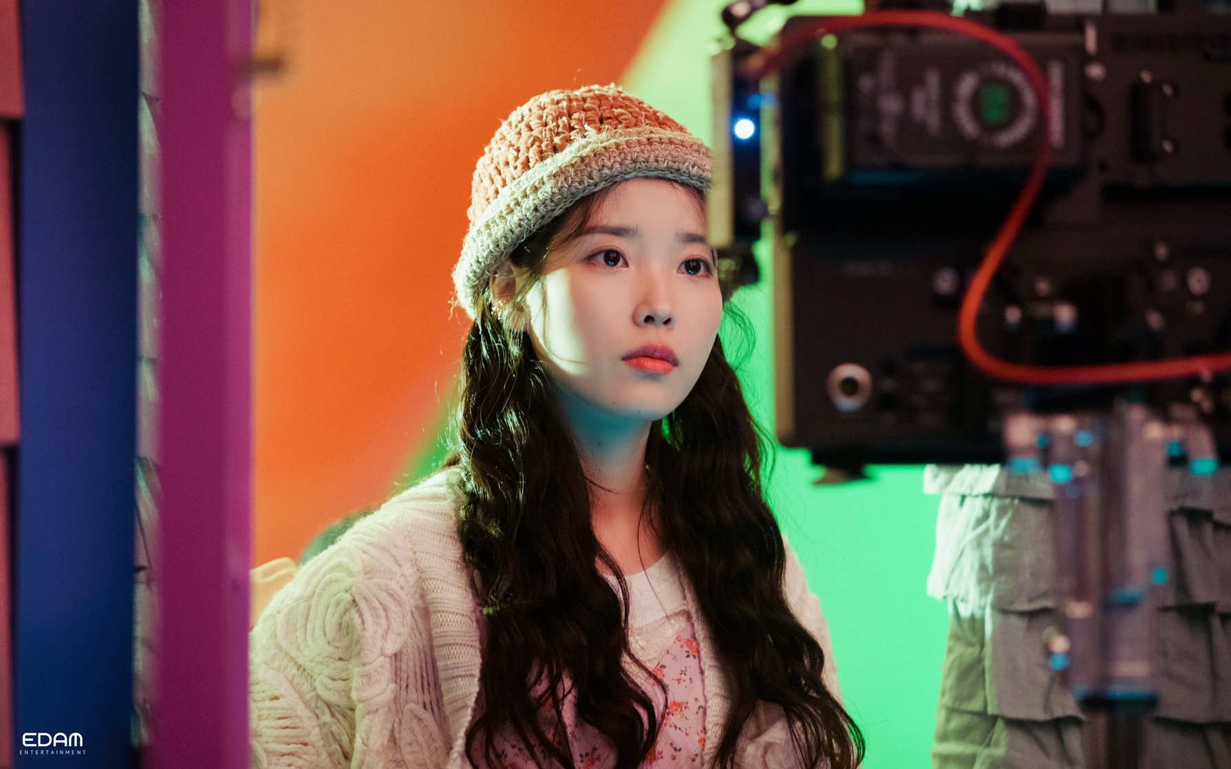 IU