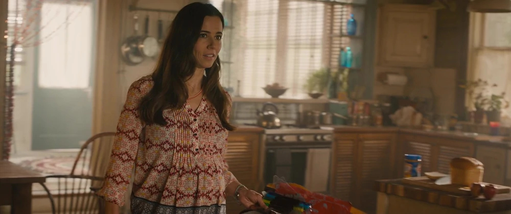 Laura Barton (Linda Cardellini)