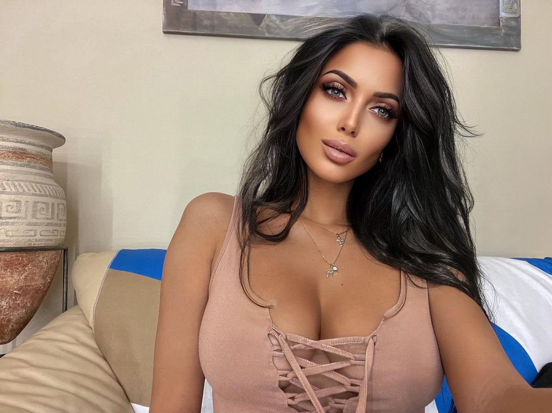 Ellina Bandeeva Ellina Bandeeva