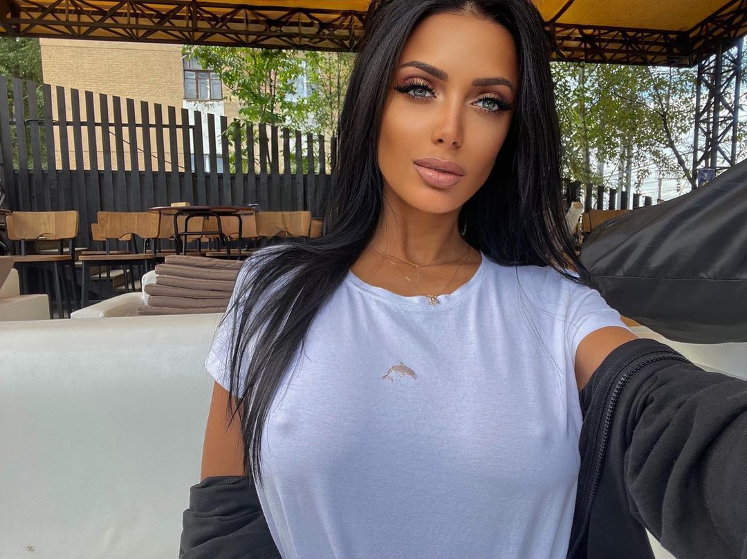 Ellina Bandeeva Ellina Bandeeva