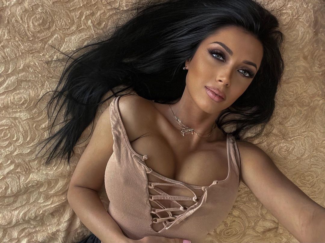 Ellina Bandeeva Ellina Bandeeva