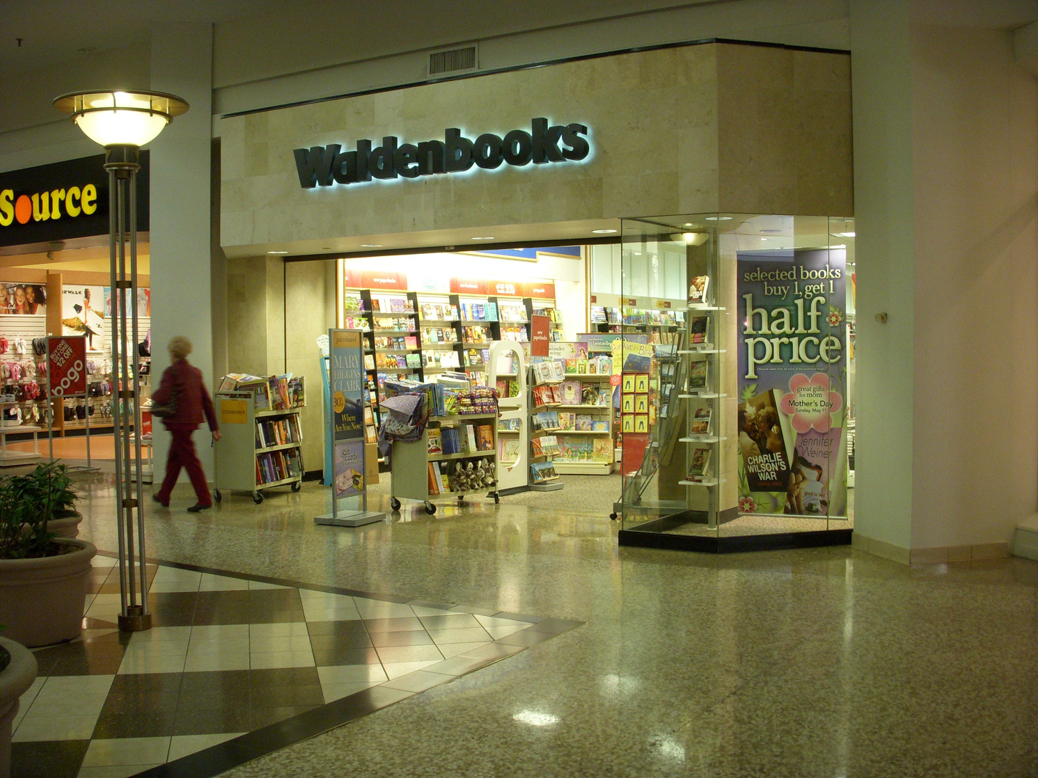 Waldenbooks image