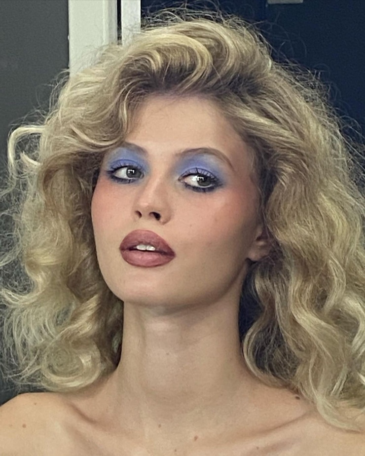 Image of Luna (model)