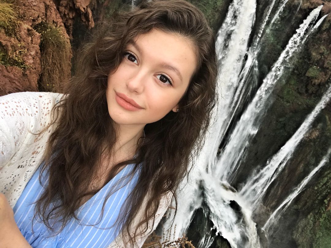 Alena Rose