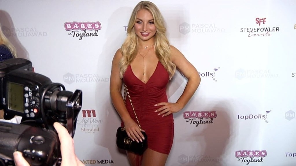 Shayna Holt