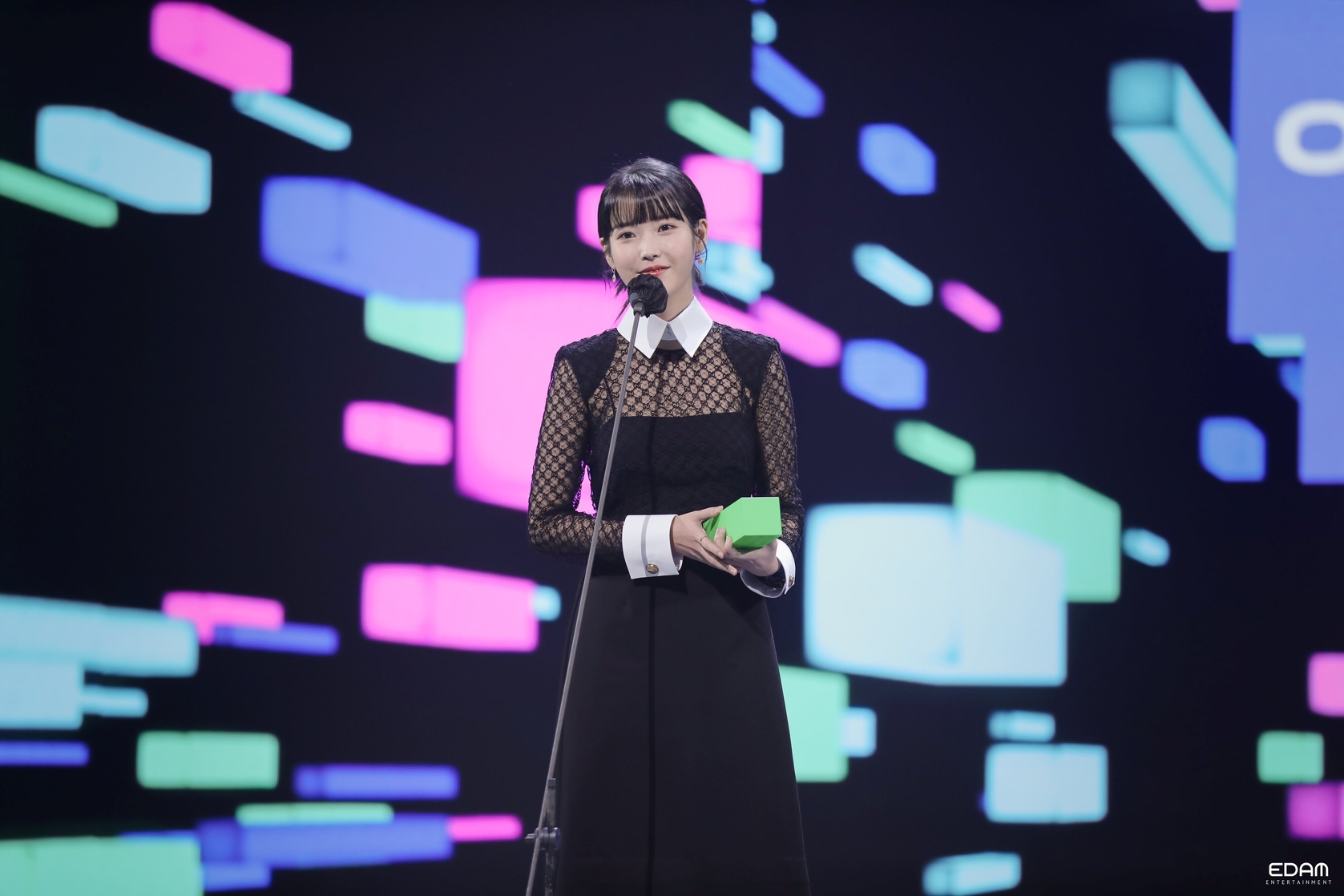 IU