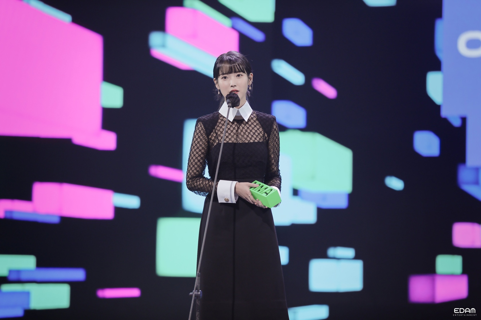 IU