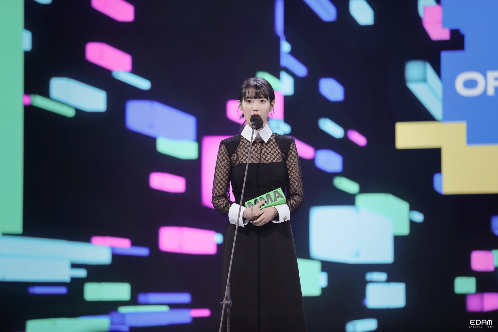 IU