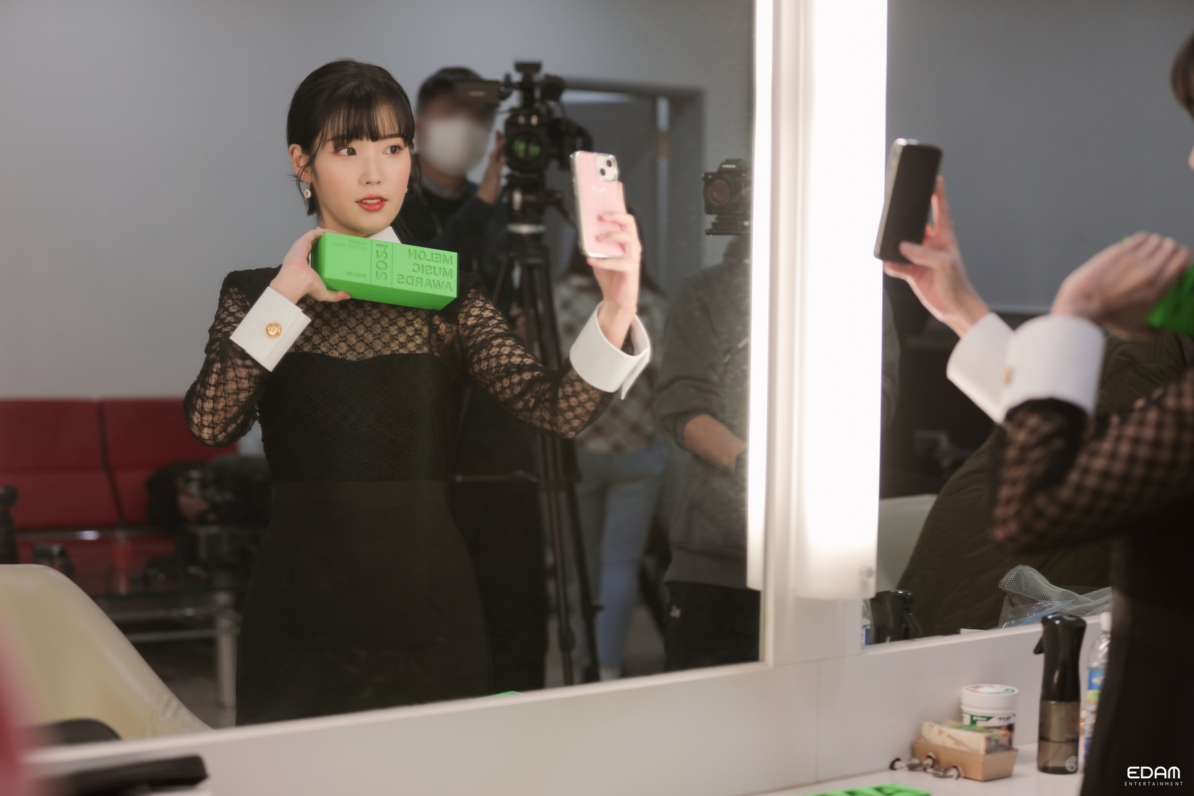 IU
