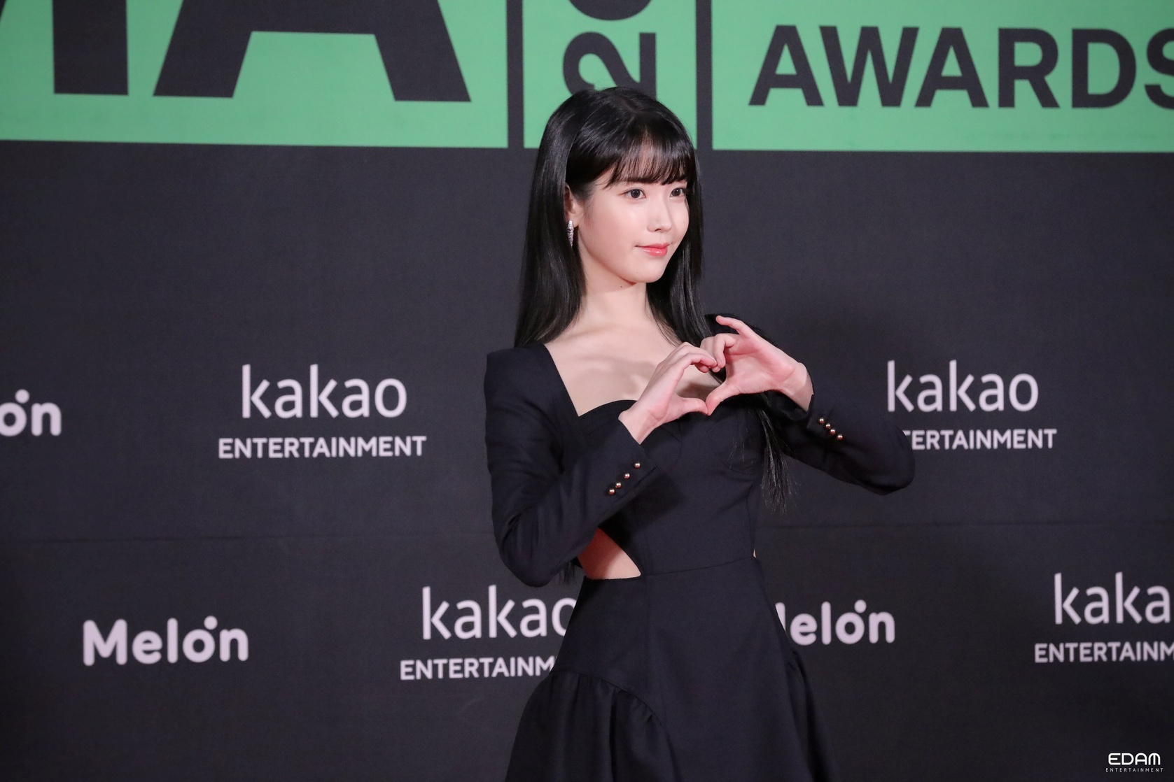 IU