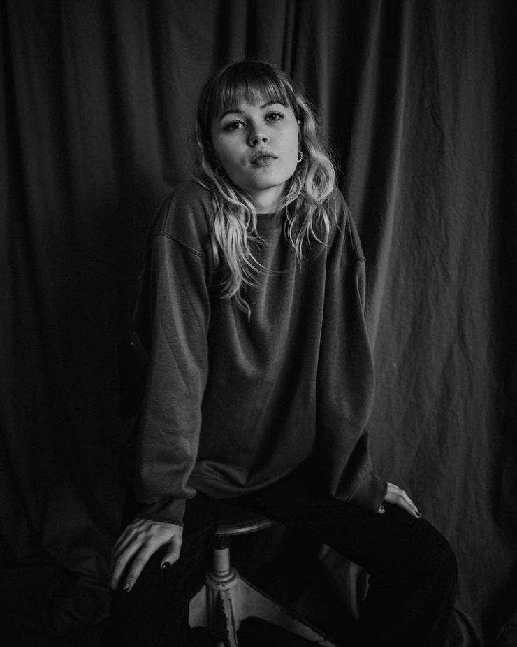 Picture of Luna (model)