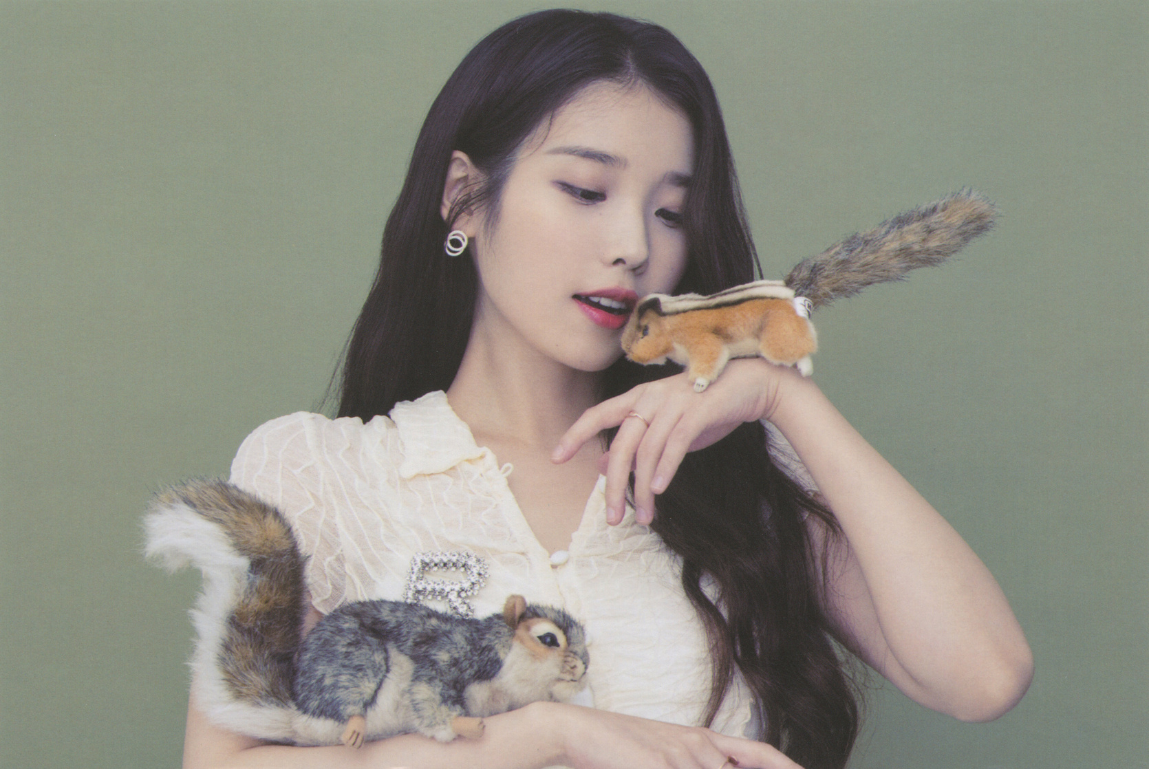 IU