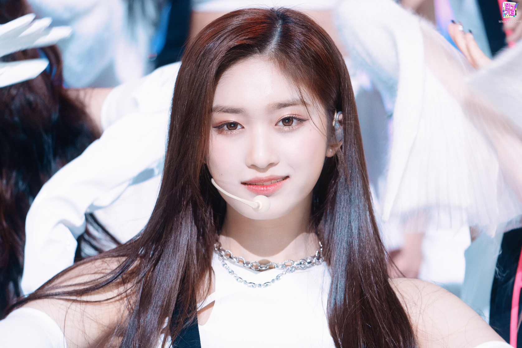 Hyun-seo Lee Hyun-seo Lee