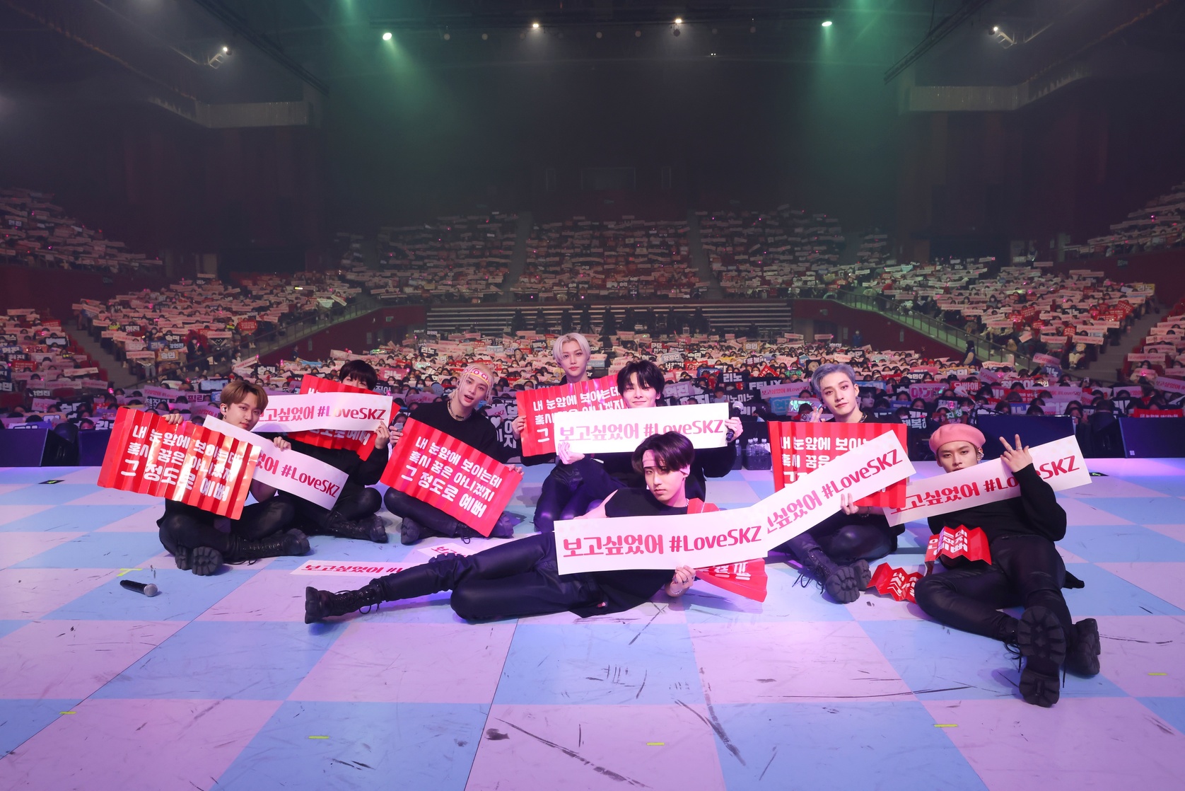Stray Kids