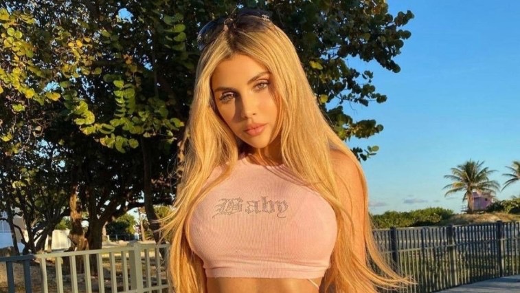 Alexa Dellanos.
