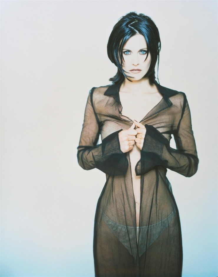 Picture of Courteney Cox.