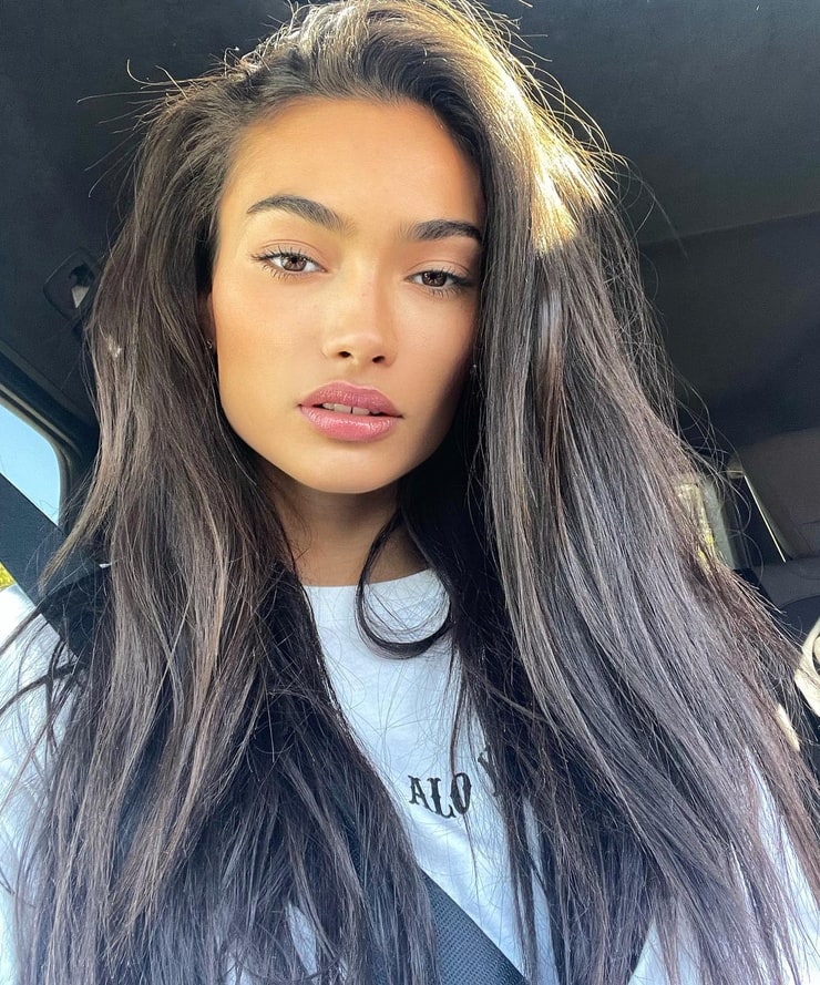 Kelly Gale picture