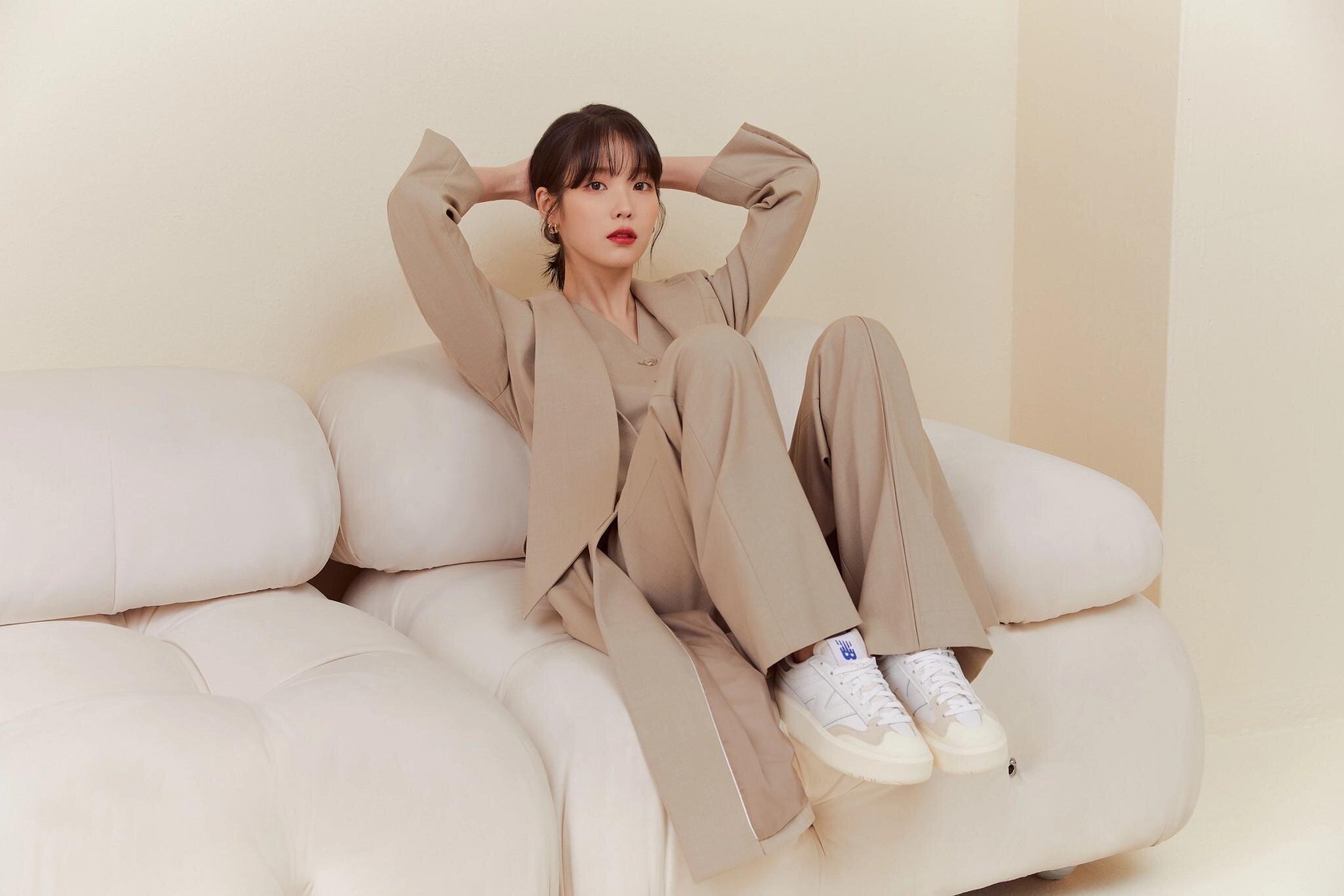 IU