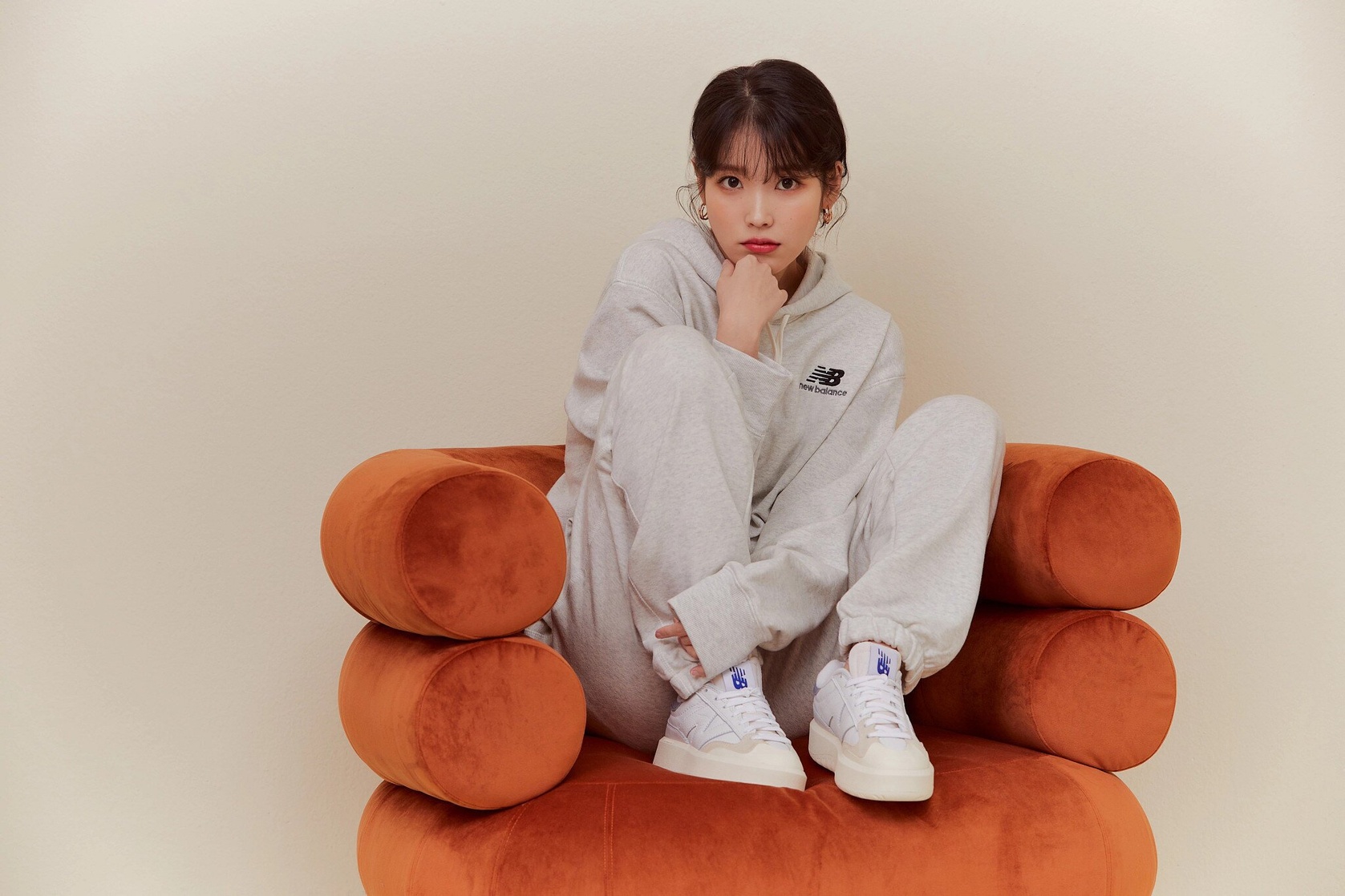 IU