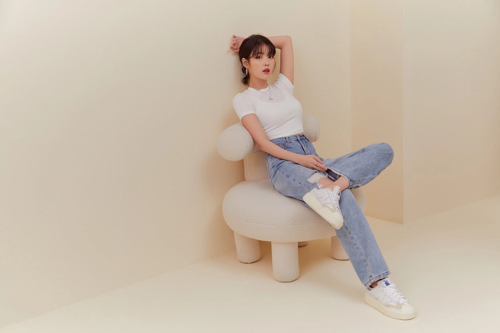 IU
