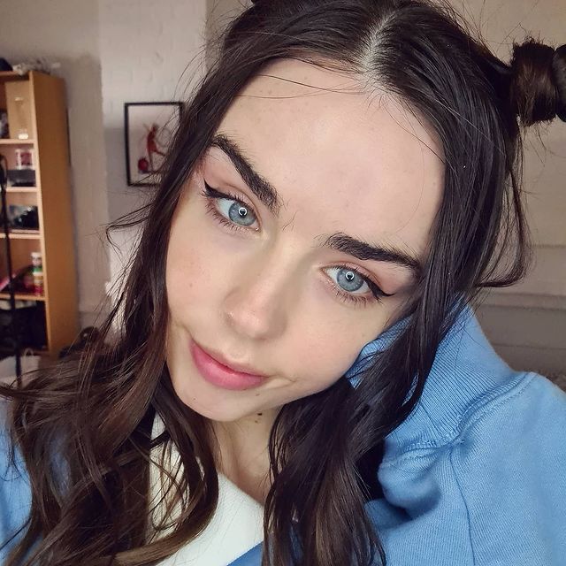 Picture of Danielle Sharp