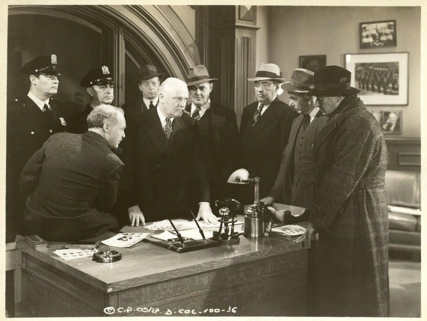 The Face Behind the Mask (1941) The Face Behind the Mask (1941)