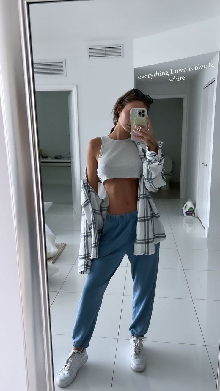 Anna Louise image