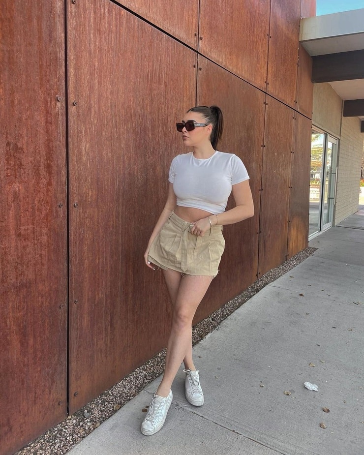 Picture Of Kalani Hilliker