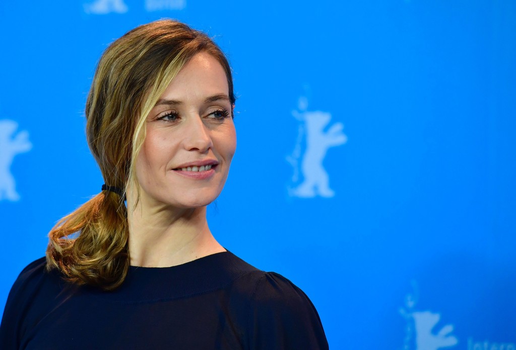 Cécile De France