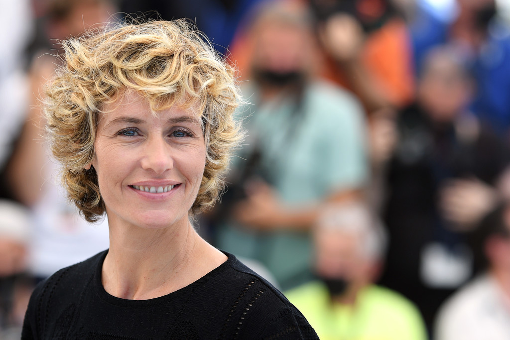 Cécile De France