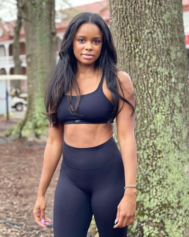 Picture of Ahmarie Holmes